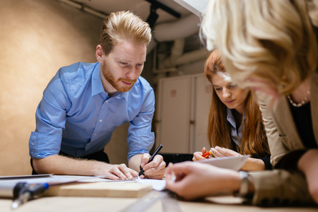 厦门市私家侦探：怎么证明钱是用于夫妻共同生活？
